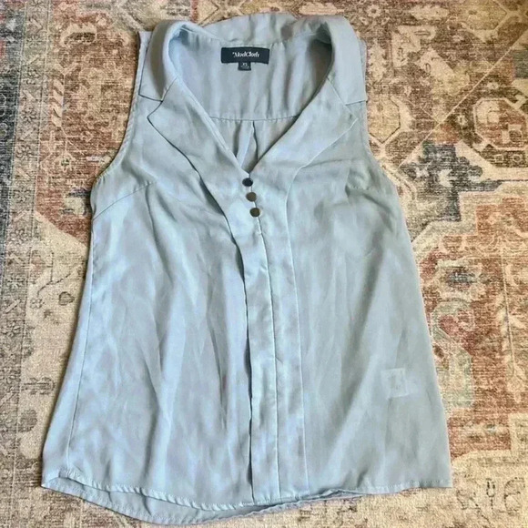 Pale blue top - Picture 1 of 3